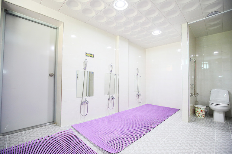 목욕탕 및 탈의실